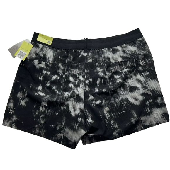 Men's Lined Run Shorts 5" - All in Motion™ Onyx Black XL - Picture 2 of 2